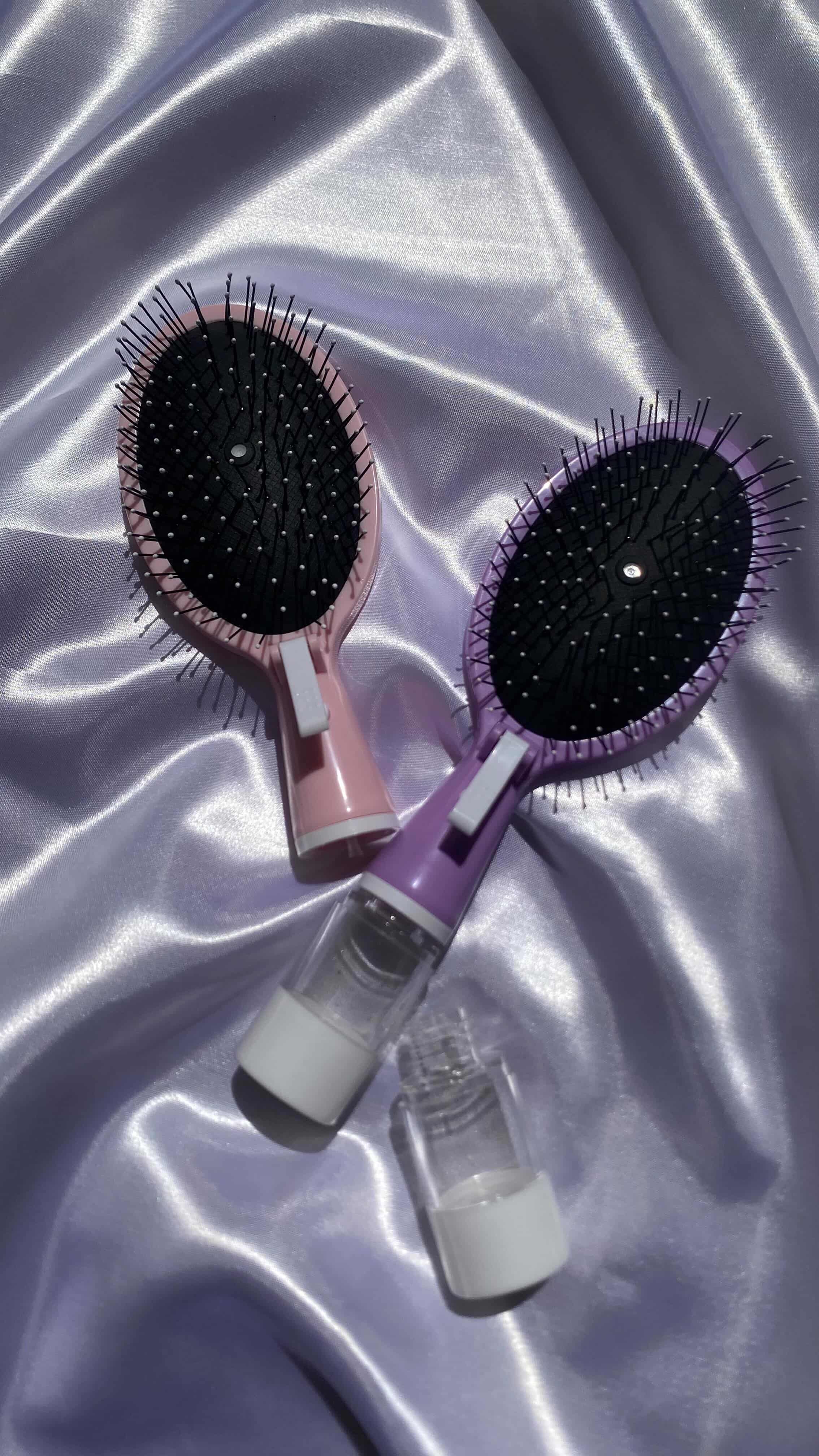 brosse cheveux et spray haille